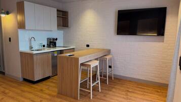 Superior Suite, Mountain View | Private kitchen