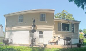 Terrace/patio - The Woodland on Jewell • Cozy, Clean, Family‑Ready Stay in Bellevue (Bellevue)