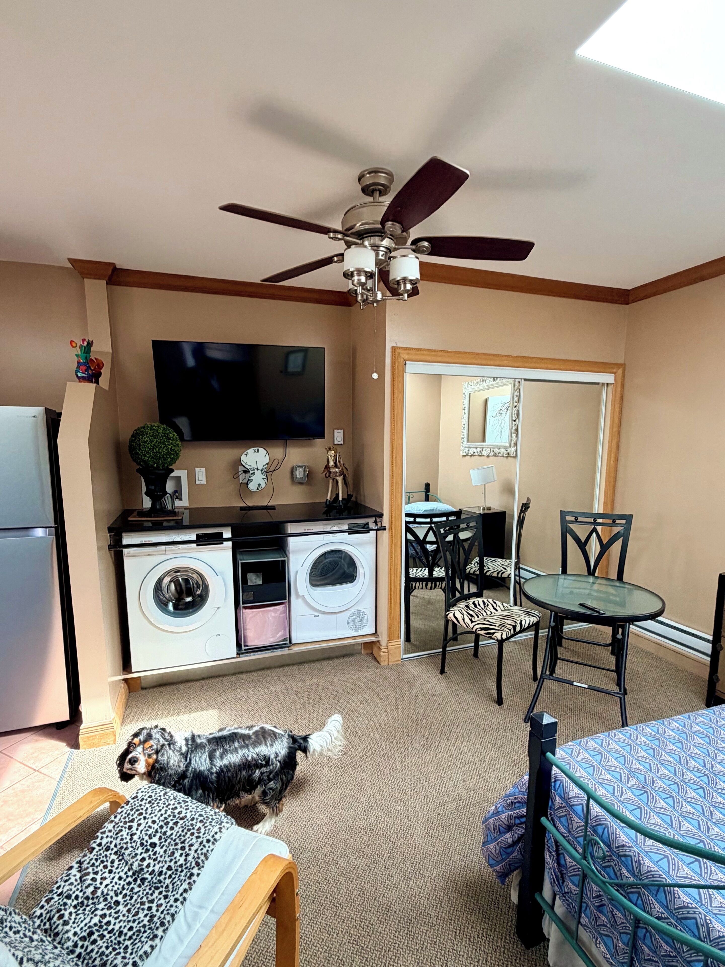 North Vancouver Near Waterfront Shipyards  Private 1 Bedroom Coach House , Pet ? - バンクーバー