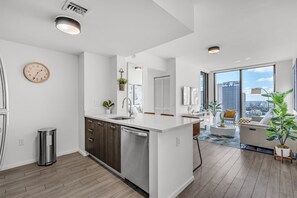 Appartement, 2 chambres, cuisine, vue baie | Intérieur