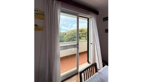 Interior - Funchal Petrolhead Apartment (Funchal)