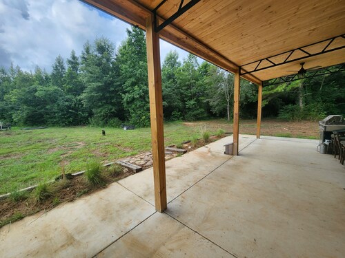 Yellowhammer Lodge near Lake Weiss and Little River Canyon