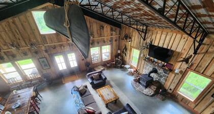 Yellowhammer Lodge near Lake Weiss and Little River Canyon