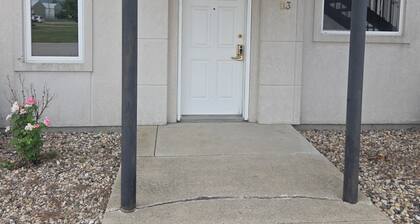 State Softball Tournament Special... Perfect 3-bedroom apartment in Fort Dodge!
