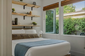 3 bedrooms, desk, iron/ironing board, free WiFi - Casa Tranquila • Pool, Ping Pong, Game Room & More (Austin)