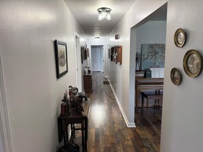 Interior - Adorable 3-bedroom apartment in Corbin near Laurel Lake and Cumberland Falls (Corbin)