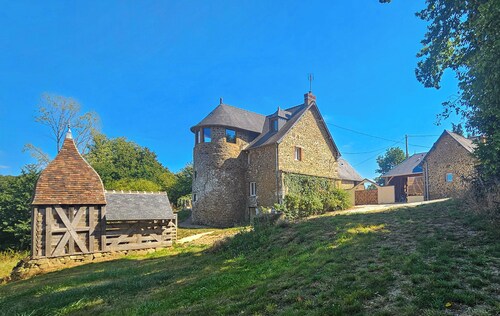 La Hardonnière Vacation Rental with Pool and Hot Tub