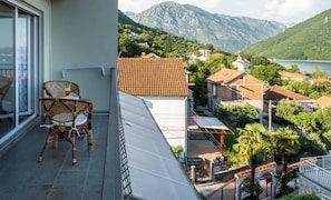 Deluxe-Doppelzimmer, Buchtblick | Balkon