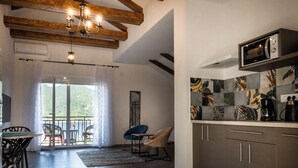 Deluxe Double Room, Bay View | Interior - Seaside Village apartments (Herceg Novi)