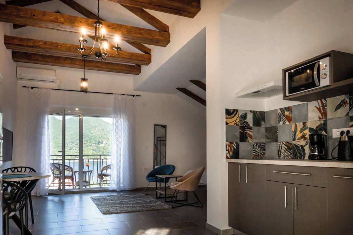 Deluxe Double Room, Bay View | Interior