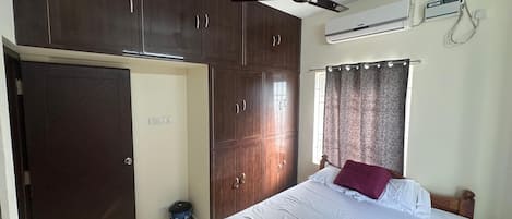Quarto solteiro standard, para não fumantes | Wi-Fi de cortesia