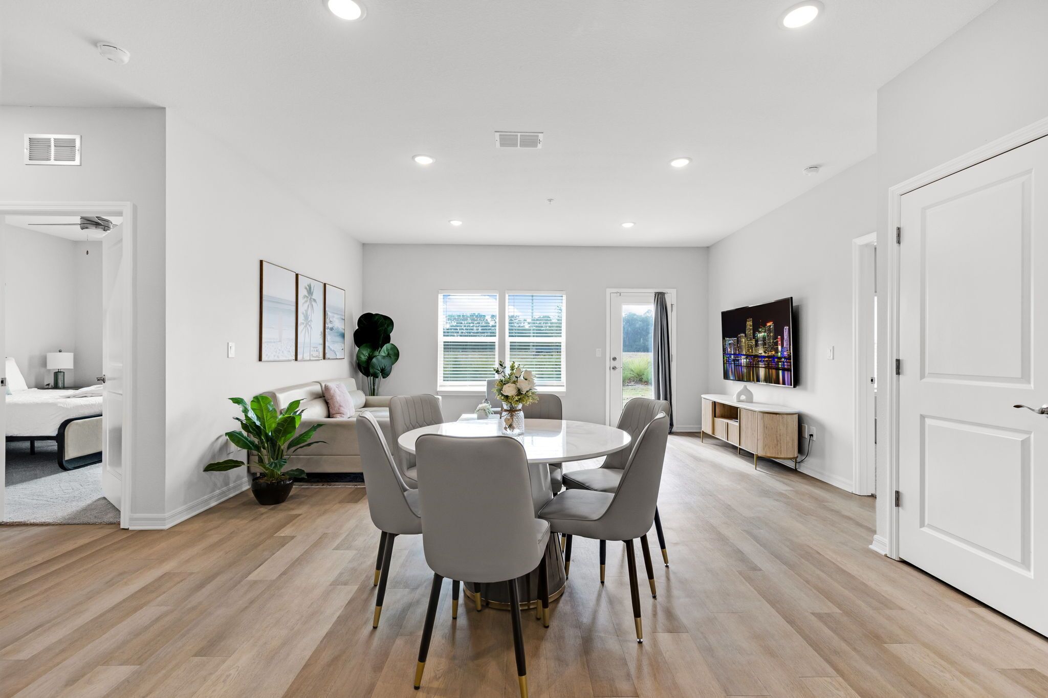 House, 3 Bedrooms, Kitchen, Garden View | Dining