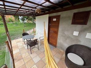 Suite – basic, hageutsikt | Terrasse/patio