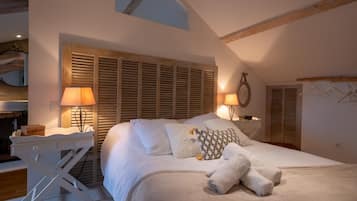 3 bedrooms, iron/ironing board, travel cot, free WiFi