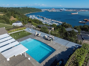 Outdoor pool, a heated pool
