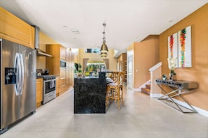 Coffee/tea maker, fridge, microwave, oven - Modern Townhome with Grill and Balconies (Kissimmee)