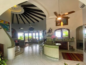 Interior -     Casa Orion - A Luxury Villa with Infinity Pool & Stunning Ocean Views (Sayulita)