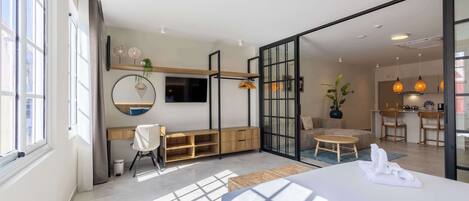 1 chambre, bureau, fer et planche à repasser, Wi-Fi