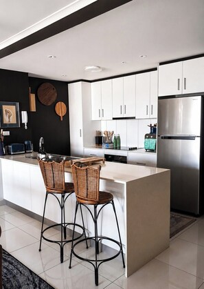 Private kitchen - Darwin City Apartment 
Large Garden Balcony with Uninterrupted Views... (Darwin City)