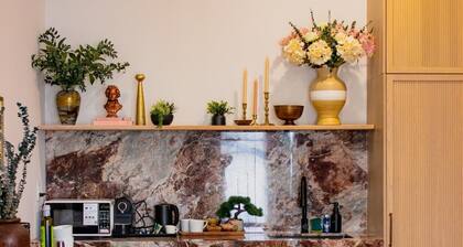 The Ilium Suite 406 - Luxury Studio in Downtown Troy
