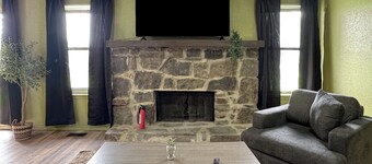 Juniper Retreat | 2BR, 2BA & Local Coffee