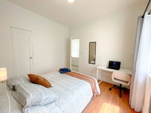 Iron/ironing board, Internet, bed sheets - Casa Konzen - A house just a few steps from Parque México (Ciudad de México)