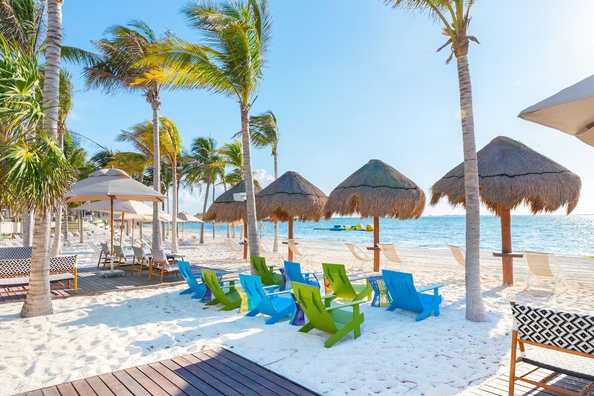 Sun-loungers, beach towels
