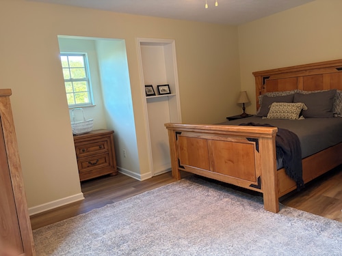Peaceful Cabin with Great Knoxville Location