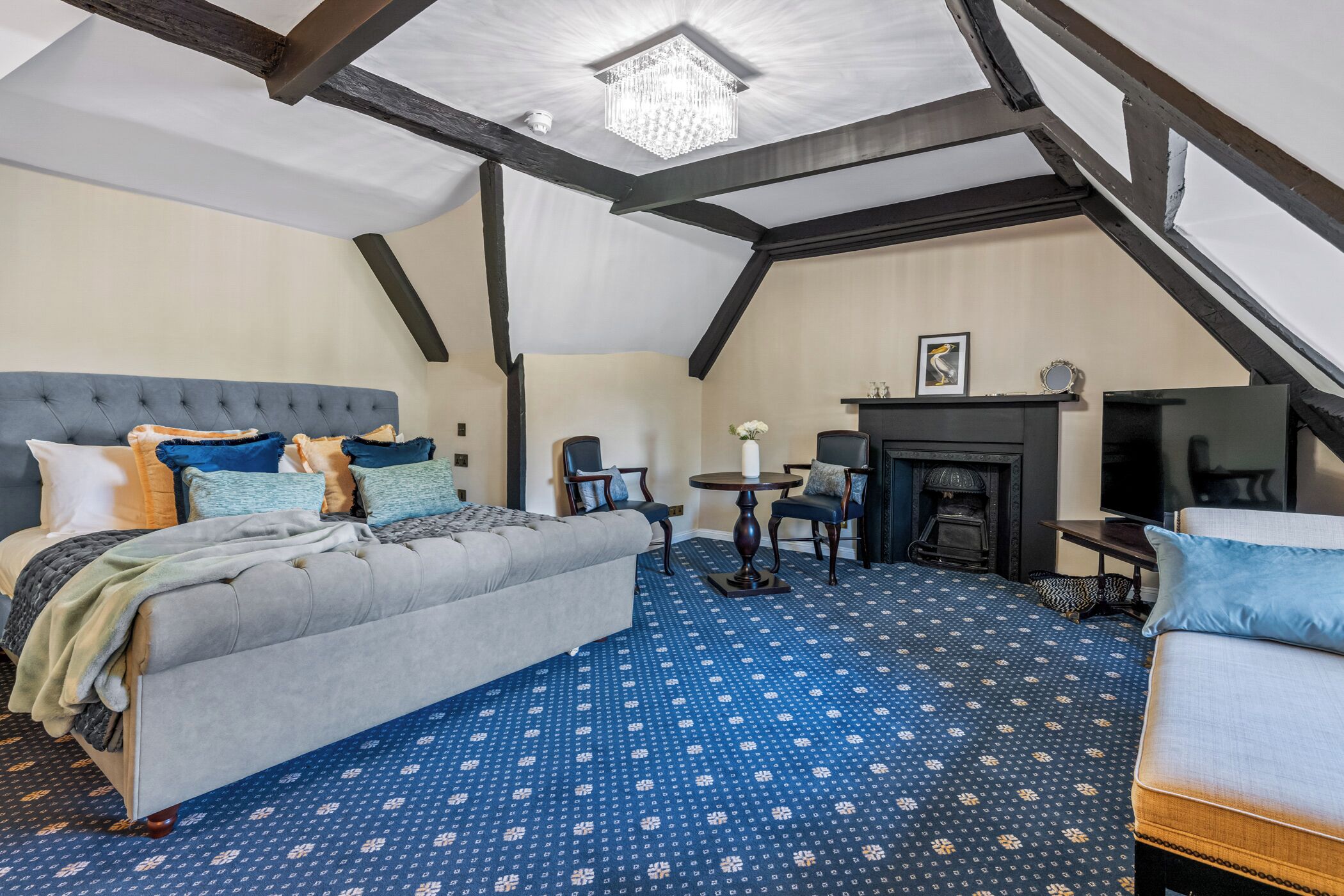 Deluxe Room | Premium bedding, minibar, in-room safe, laptop workspace