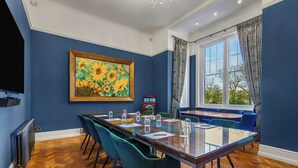 Unclassified image, 4 of 82, button - West Court Retreat (Wokingham)