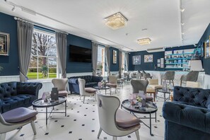 Sports bar - West Court Retreat (Wokingham)