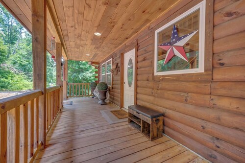 River Cabin at Lake Lure - Riverfront Oasis