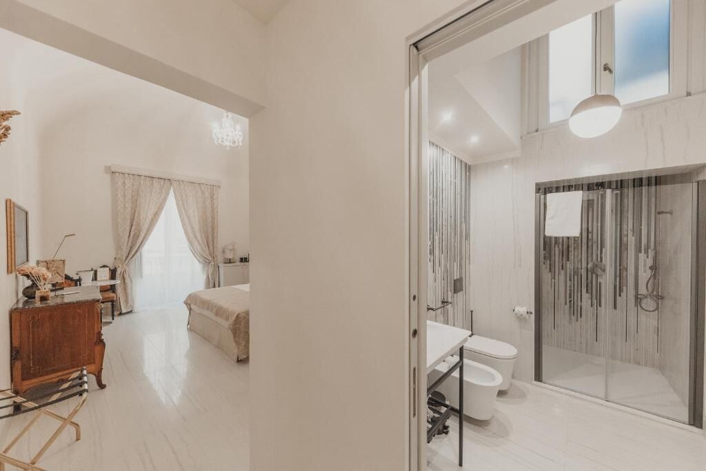 Superior-Doppelzimmer, Balkon, Stadtblick | Badezimmer