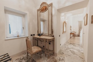 Interior - AMORINI (Cefalù)
