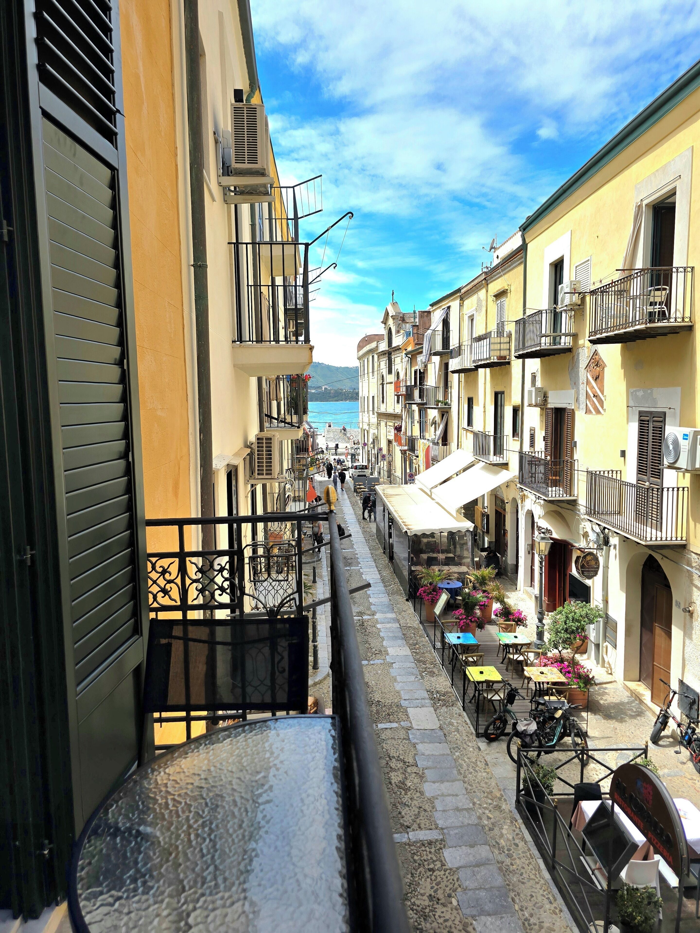 Superior-Suite, Balkon, eingeschränkter Meerblick | Blick vom Balkon