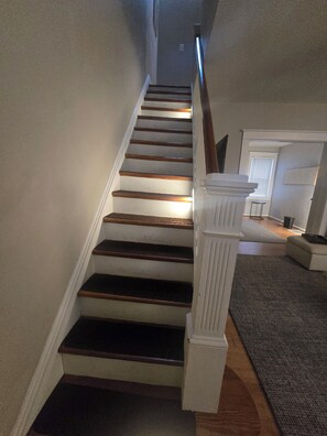 Interior - Awesome 2-bedroom townhome with AC 2 blocks from Johns Hopkins Bayview Hospital (Baltimore)