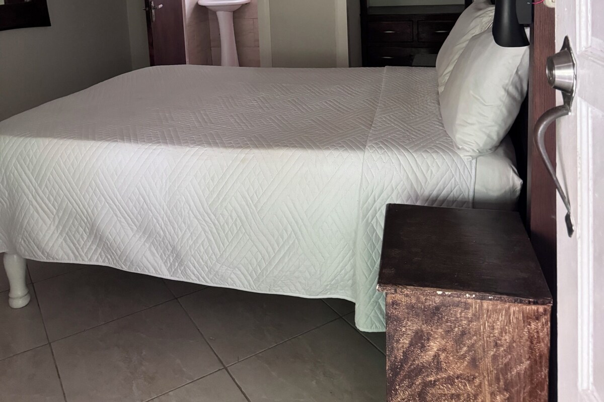 Classic Single Room, Garden View | In-room safe, blackout drapes, WiFi (free)