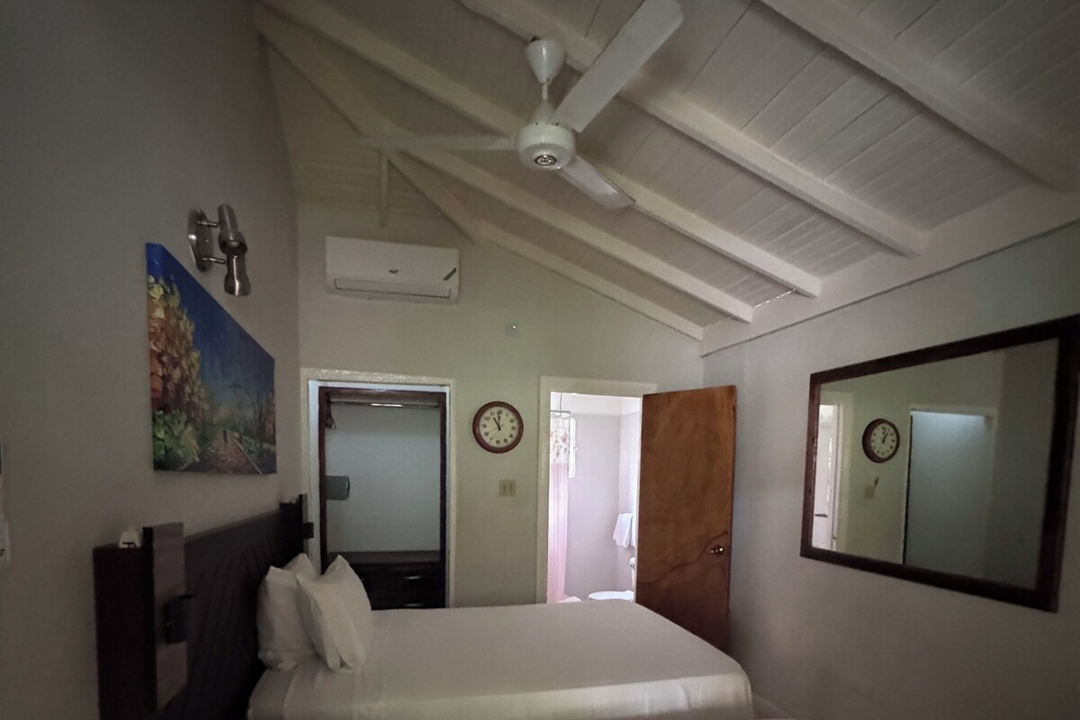 In-room safe, blackout drapes, WiFi (free)