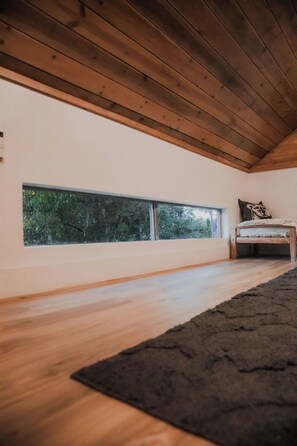 Interior - Cozy Tiny Home Getaway at Beaver Lake in Rogers (Rogers)