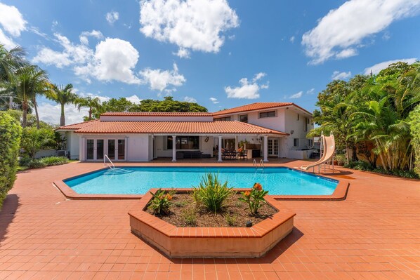 Piscina