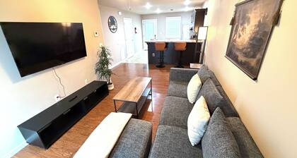 ACE STAYS -Modern 1BR townhouse in Mount Carmel