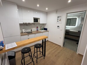 Private kitchen - Luxury Garden Studio in Koukaki Prime Location (Athina)