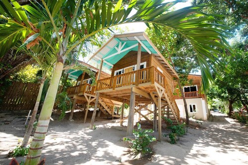 1-bedroom cabin with AC in charming Sandy Bay