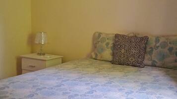1 bedroom, in-room safe, WiFi (free)