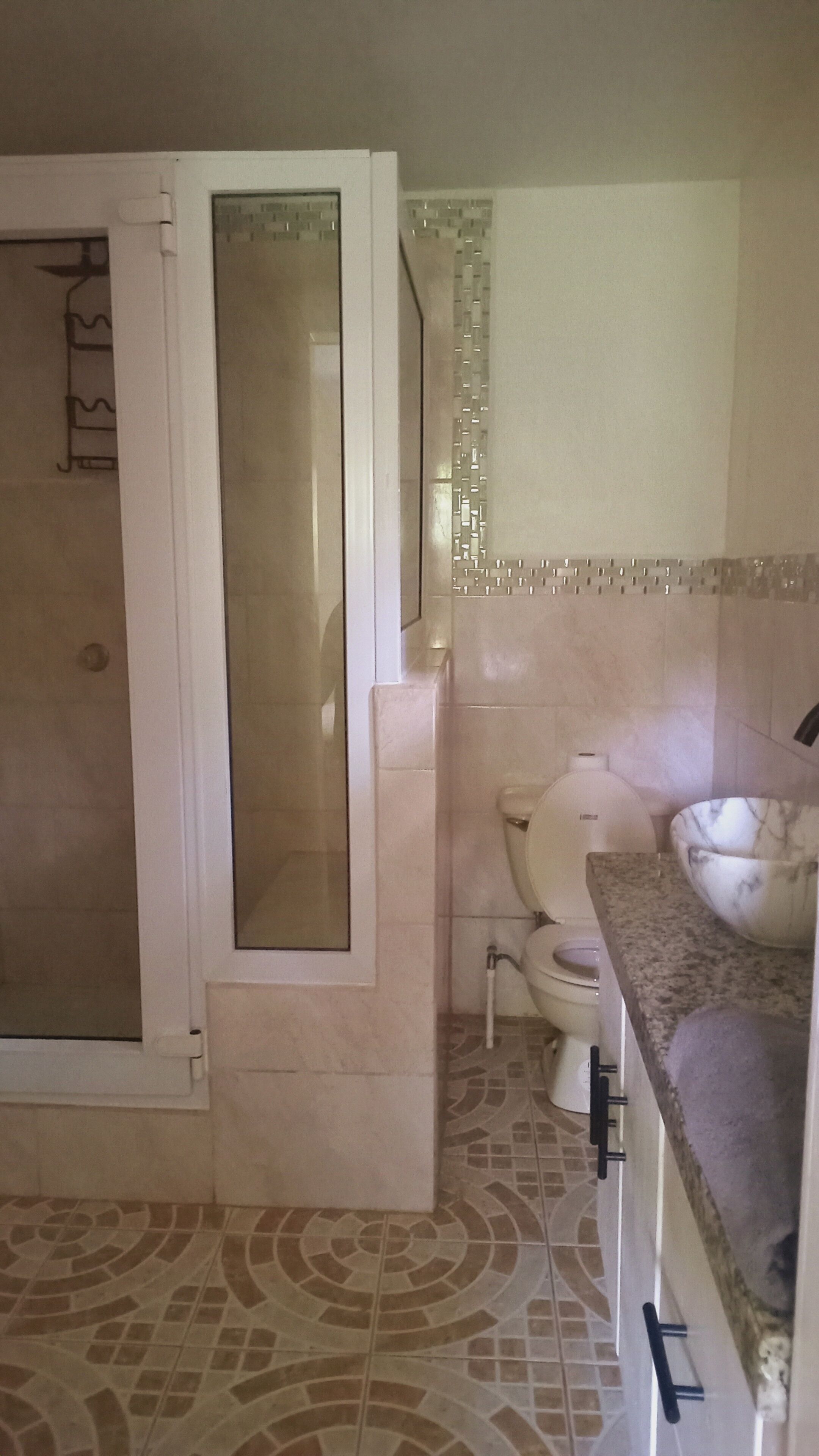 Towels, soap, shampoo, toilet paper
