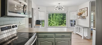 Lovely 4-bedroom house with in-ground pool