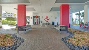 Property grounds - Modern Studio | Ocean & Canal Views - Beach Access (HALNDLE BCH)