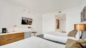 Room - Modern Studio | Ocean & Canal Views - Beach Access (HALNDLE BCH)