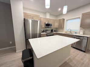 Private kitchen - De Executive Luxury Home (Winnipeg)