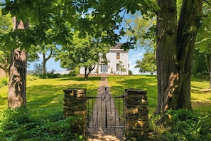 Property grounds - GowanBrae Grand Pre - A 250-Year-Old Estate (Grand Pré)